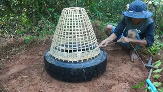 Primitive technology -Build Unique Primitive Wild boar Trapping Tool Using Car Wheel Deadfall