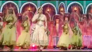 IIFA Awards 2018: Bollywood diva Rekha stuns with her breathtaking performance after 20 years