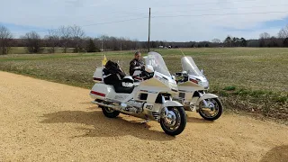 walk around and some of the features on a 1998 Goldwing 1500se