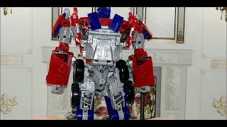 Chuck's Reviews Transformers Bumblebee The Movie Legendary Optimus Prime