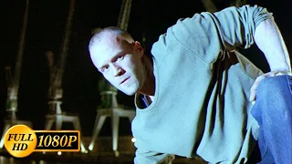 Jason Statham fights a gangster and his henchmen / The Transporter (2002)