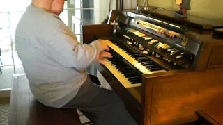 Mike Reed plays Matt Monro's "My kind of Girl" on the Hammond Organ