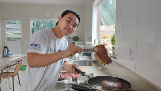 HOJE O ERICK AJUDOU FAZER ALMOÇO | DEIXEI A CARNE POR CONTA DELE | preparei os germinados refogados