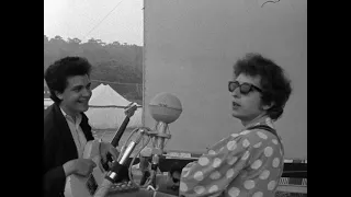 Bob Dylan rehearses before Newport 1965 with the Butterfield Blues Band