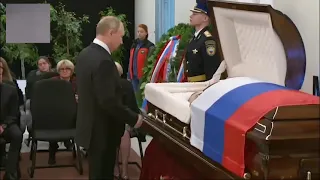 Vladimir Putin a participat la funerariile Ministrului pentru Situaţii Excepţionale din Rusia