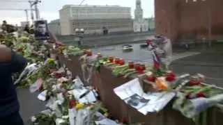 Народный мемориал на месте убийства Б Е Немцова