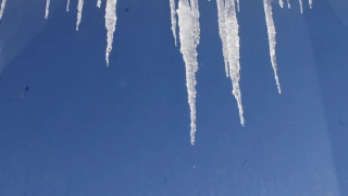 Icicles Forming Time-lapse [1080p HD]