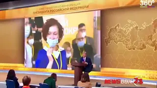 Начальник ругает девушку.