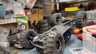 RC CRAWLER TALK:  AXIAL CAPRA ROCK BOUNCER MEGA GOAT REPAIRS.  UPDATE ON THE C3 THE MUTT