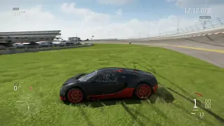 Driving a Bugatti Veyron ss. Crashing into cars and demolishing everywhere FM6