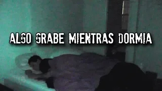 Dejó su cámara grabando mientras dormía y esto fue lo que captó...