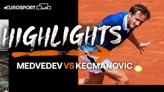 Magnificent! The world No.2 Medvedev safely through to Round 4 | 2022 Roland Garros | Eurosport