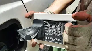 How to Correctly Remove the Fuel Cover for Paint Selection on Mercedes W212