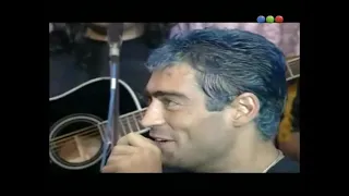 Rodrigo cantando en Videomatch (diciembre de 1999)