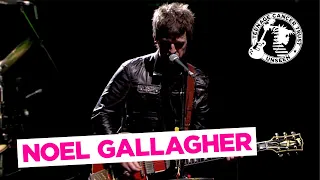 Everybody's On The Run - Noel Gallagher Live