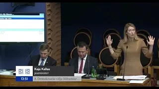 Kaja Kallas teeb Riigikogu saalis teatrit