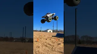 Monster Twirl! #Shorts #MonsterJam #monstertruck #RC #Losi