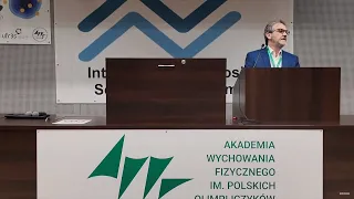 Światowi eksperci nauki na AWF. Trwa sympozjum "Pływanie i nauka"