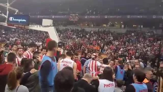 Delije pevaju igračima posle trijumfa nad CSKA!