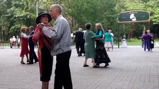 Танцы кому за 50...Киев.Гидропарк. 3.09.2017. Часть 1