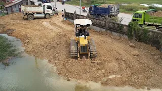 New Project Mini Bulldozer KOMATSU D20P Pushing Dirt And Team Mini Dump Truck Working