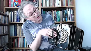 Difference between accordion and bandoneon