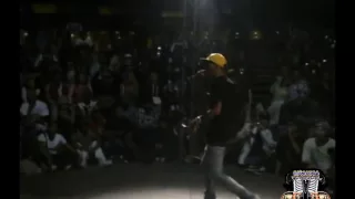 E.T.P - HipHopVenezolano - Guerra De Perros (SemiFinal) Zumbi vs Anestecia