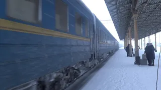 ЧС4-077 с поездом прибыл на станцию Конотоп