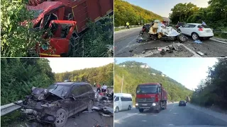 19.07.2021г- семья из четырёх человек и водитель самосвала погибли в массовом дтп в Крыму.