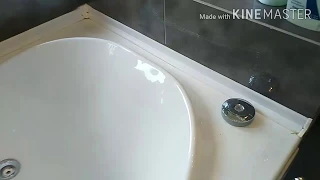 Акриловый плинтус на ванну.