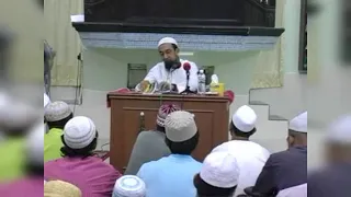 Apa Hukum Makan Dan Minum Ketika Mendengar Khatib Baca Khutbah Jumaat Dalam Masjid? - UAI