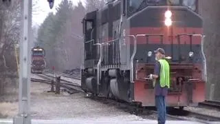 Guilford-Pan am 507 leading a train then shifting in Maine