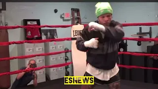 GERVONTA TANK DAVIS HITS SO HARD ONE OF HIS COACHES HAS A CRACKED RIB ESNEWS BOXING