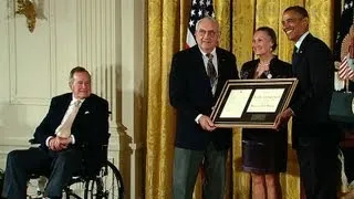 President Obama Honors the 5000th Daily Point of Light Award