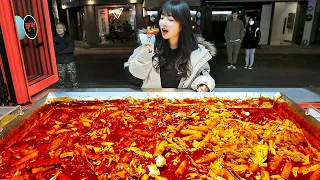 Legendary tteokbokki landed in Seoul after 40 years?🔥  tteokbokki sundae fried food mukbang