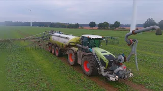 Claas XERION 4000 with a Kaweco Gooseneck tridem tank | Raw STEYR Sound | Gülle | Manure spreading