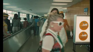 Возвращение высокого блондина (встреча в аэропорту)