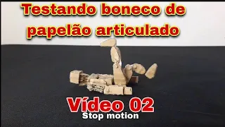 Testando boneco de papelão articulado VÍDEO 02 / Articulated cardboard puppet (stop motion)