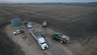 John Deere Floaters Spreading Dry Fertilizer