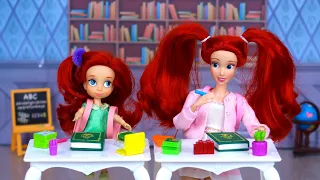 Ariel y Su Madre van a la misma Clase en la Escuela