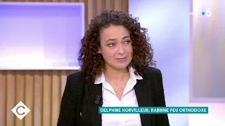 Delphine Horvilleur, rabbin laïc - C à Vous - 03/03/2021