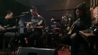 Tatap Mata Pasangan Anda (Buat Yang Percaya) Cover