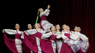 Народный стилизованный танец «Девицы»￼
