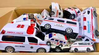 Run the minicar slope of the ambulance! Emergency run from the toy box! siren sounds