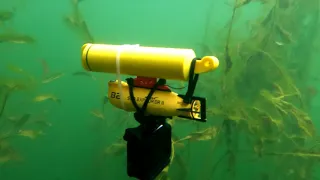 Unterwasser mit einem Mini RC Kamera-U-Boot