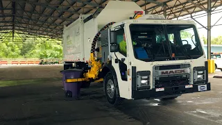 City of Mobile demonstrates first electric garbage truck