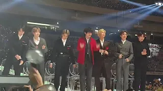 191130 BTS Reaction to TXT won Best New Artist @Melon Music Awards 2019 Fancam