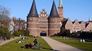 Lübeck: Altstadt, Trave, Holstentor, Video 1 - Full HD VideobildFilm