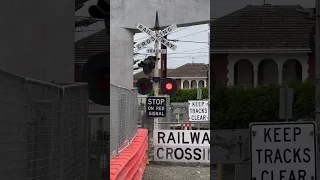 Inconsistant Light Relay at Main Street Pakenham #railwaycrossing #train #light