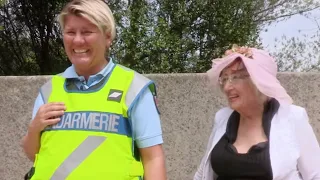 AVEC CETTE MAMIE LES GENDARMES SE SONT BIEN MARRES 🤣🤣